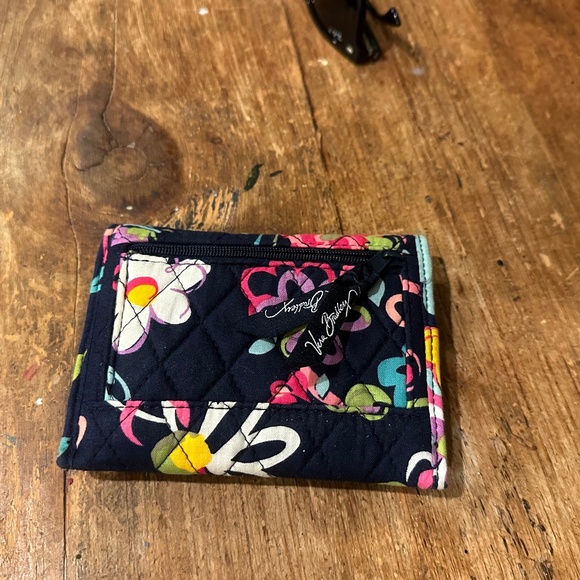 Vera Bradley Small Trifold Wallet Coin Purse Navy Blue Floral Ribbons Snap Close - Picture 4 of 8